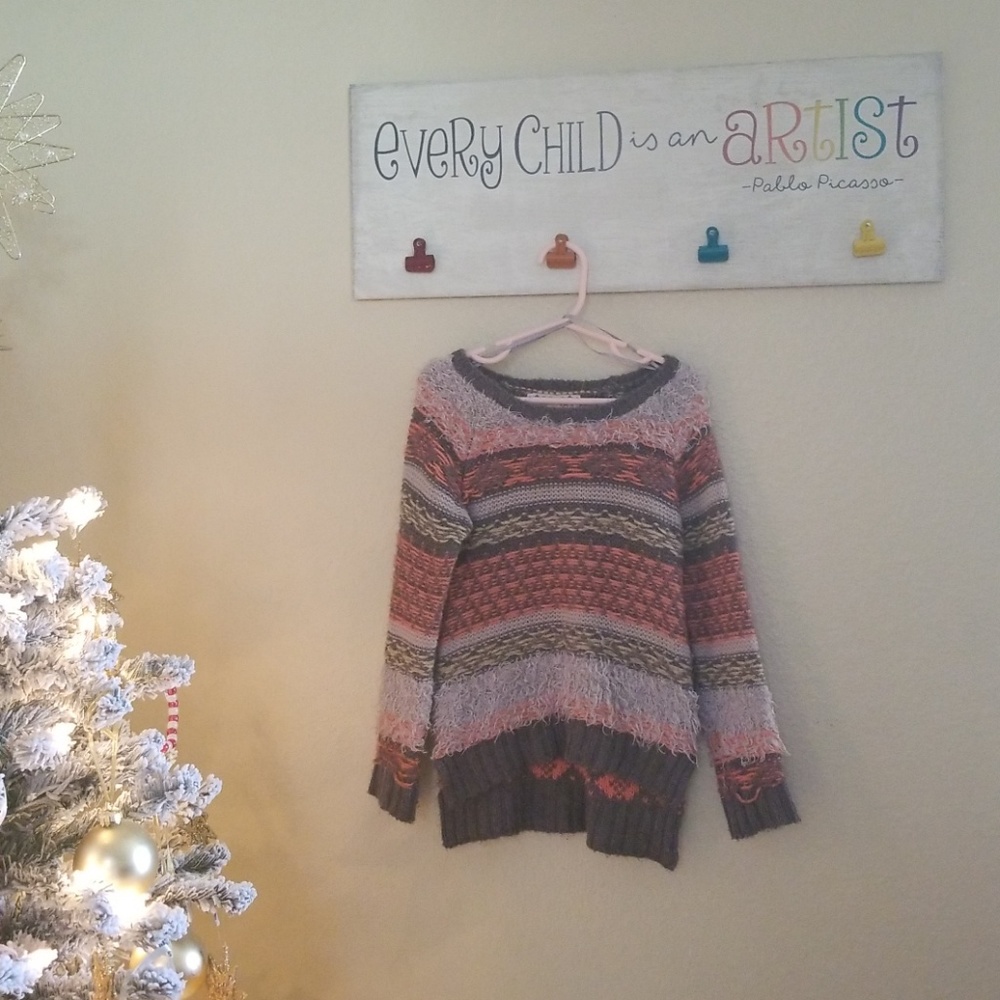 Girl's sweater